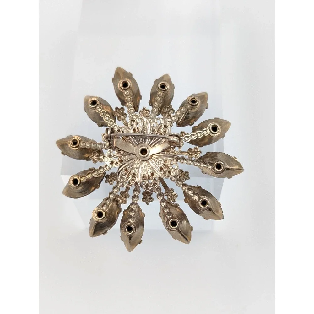 Vintage Tiered Flower Brooch Pin 3D Wine‎ Rhinestone Gold Tone Filigree Backing